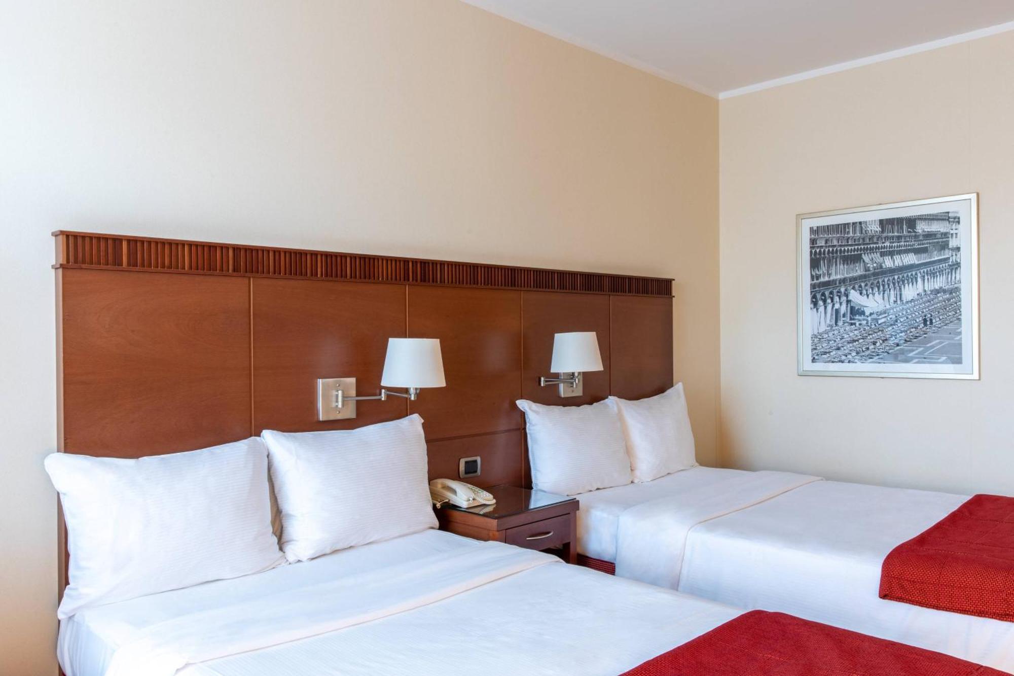 Courtyard By Marriott Venice Airport Tessera Bagian luar foto