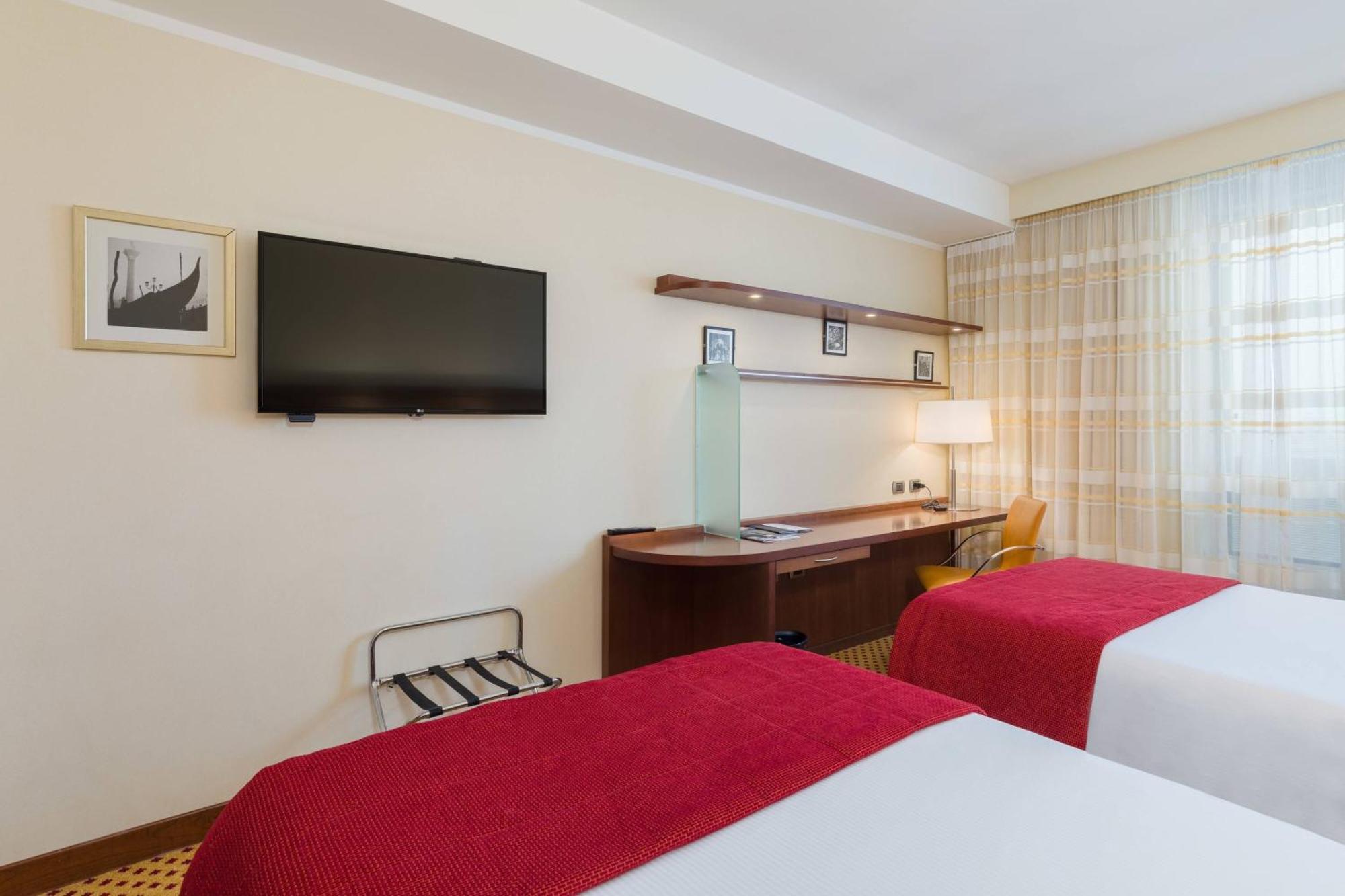 Courtyard By Marriott Venice Airport Tessera Bagian luar foto