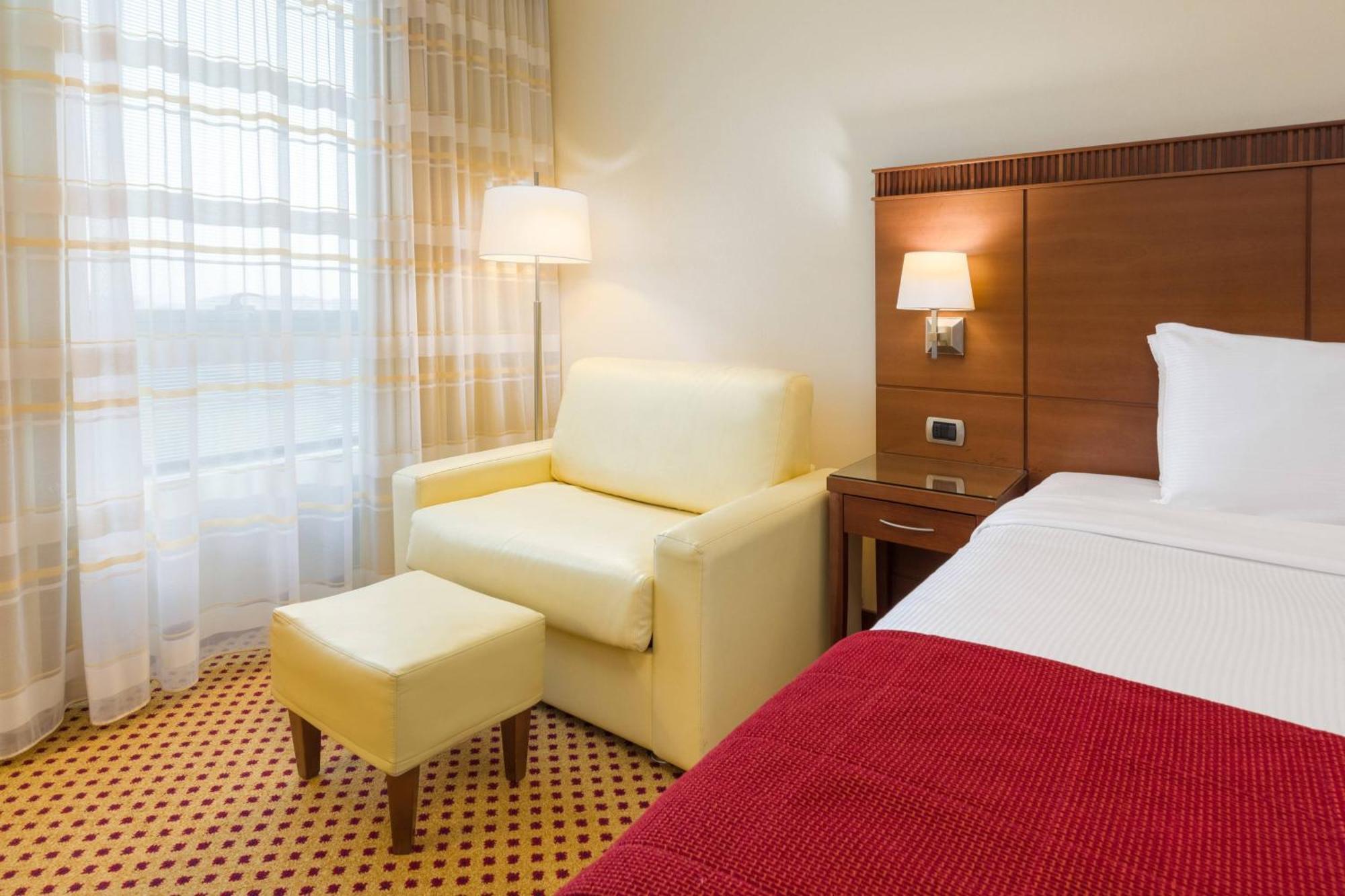 Courtyard By Marriott Venice Airport Tessera Bagian luar foto